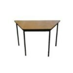 MESA PREESCOLAR TRAPEZOIDAL DE TRIPLAY