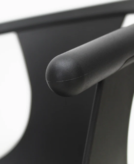 SCUTUM NEGRA SILLA DE VISITA