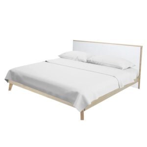 Vista angular en perspectiva de la cama Castle de Scrivania con cabecera tapizada de diseño contemporáneo y patas estilizadas.