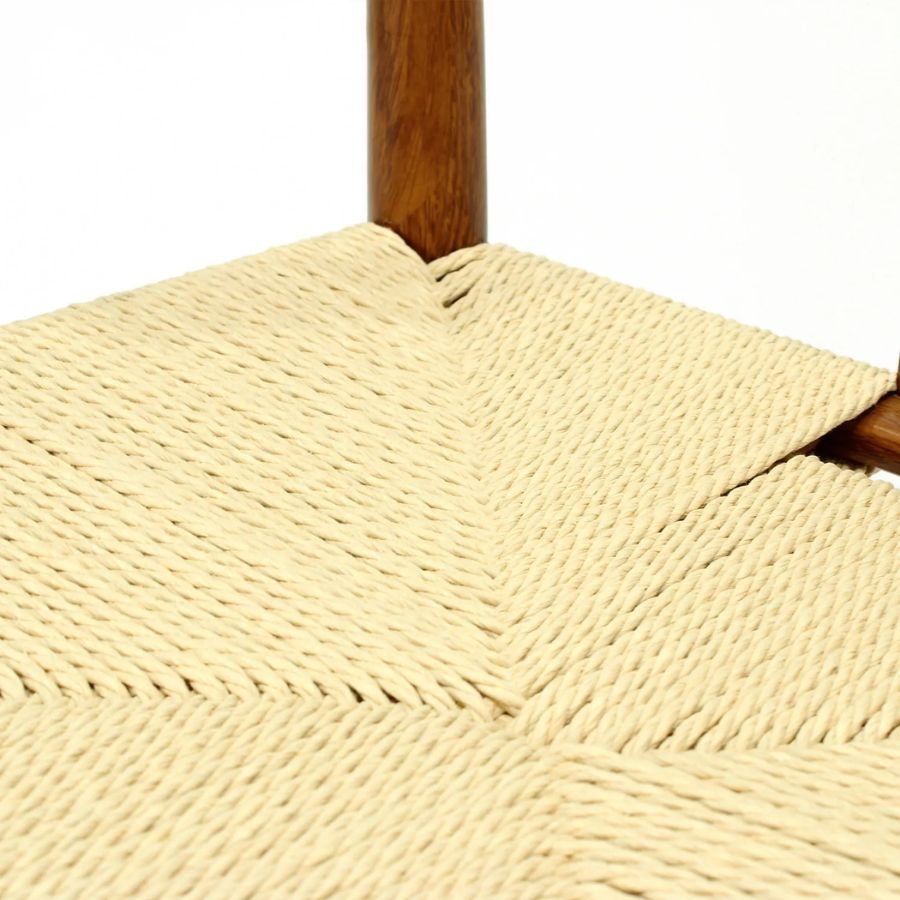 SILLA MICEROVA METAL Detalle en primer plano del asiento tapizado en tejido natural de la silla Micerova ScrivaniaMx.