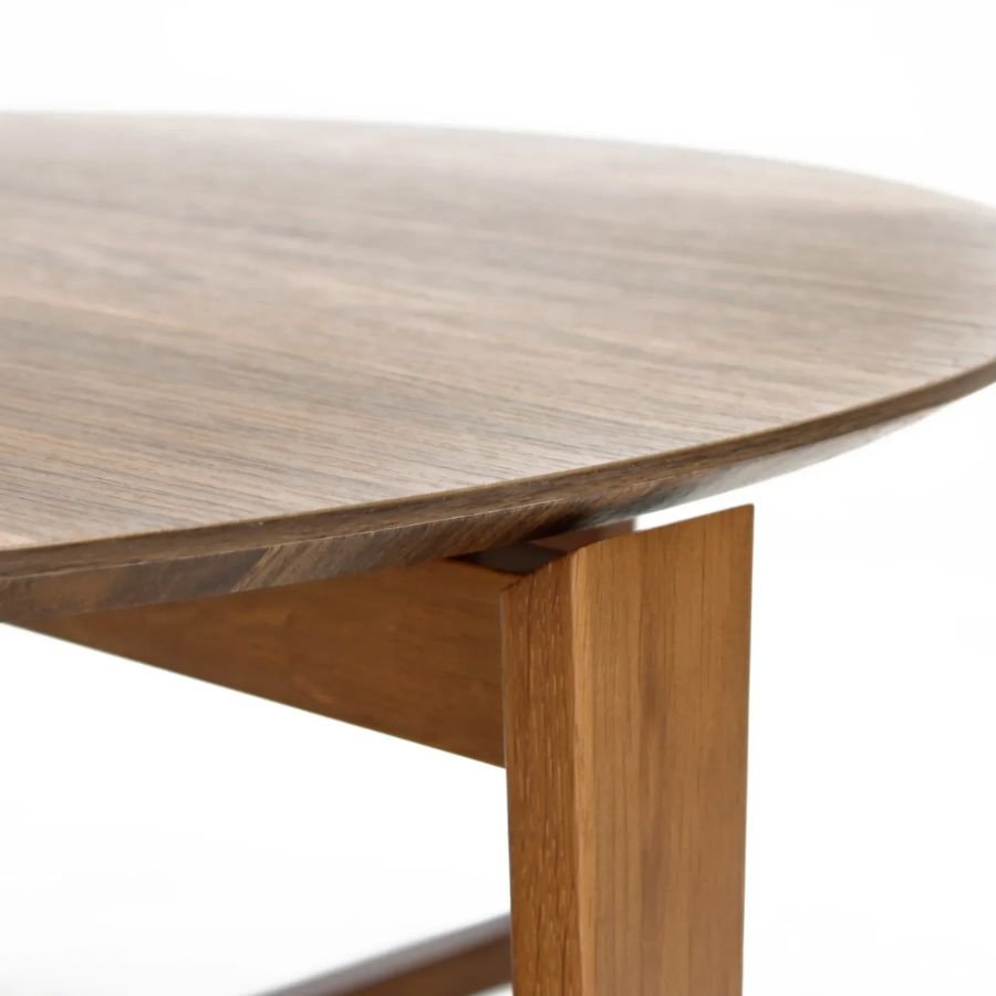 MESA DE CENTRO PALARI Detalle de veta y acabado premium en mesa Palari nogal ScrivaniaMx