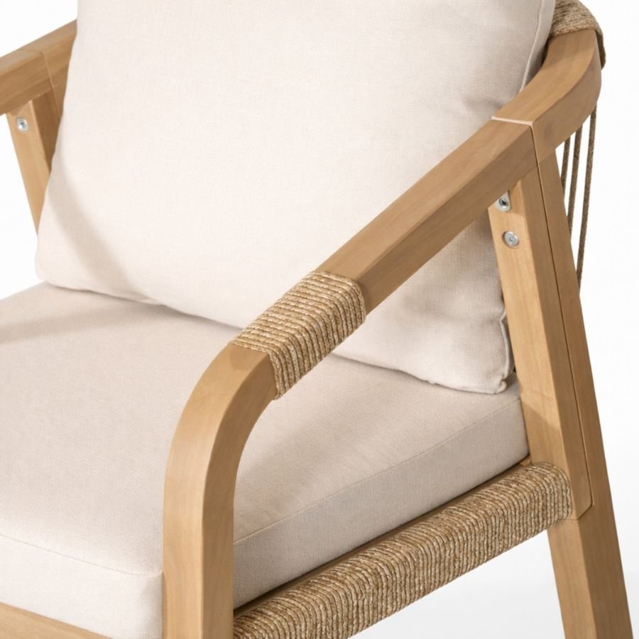 SILLA DE COMEDOR SAORA Detalle de acabado premium y tapizado silla Sacra ScrivaniaMx